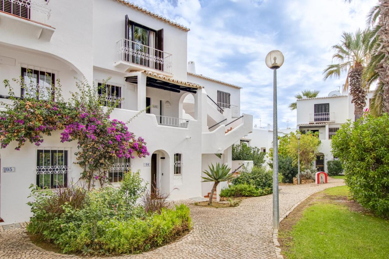 Ferienwohnung Seaside Retreat With Pool, Ac, And Fast Wi-Fi Albufeira Exterior foto