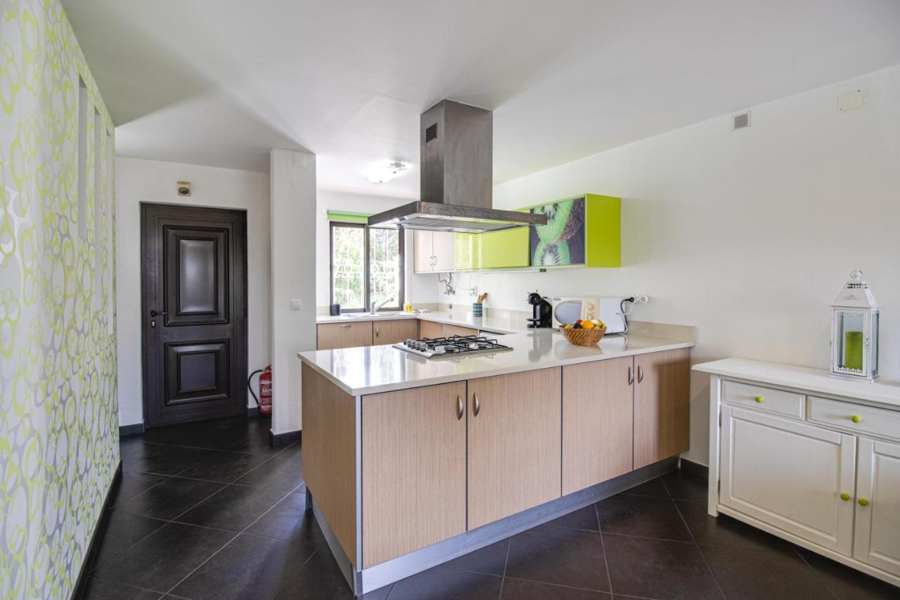 Ferienwohnung Seaside Retreat With Pool, Ac, And Fast Wi-Fi Albufeira Exterior foto