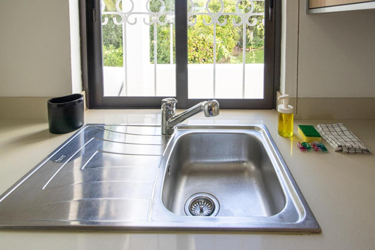 Ferienwohnung Seaside Retreat With Pool, Ac, And Fast Wi-Fi Albufeira Exterior foto