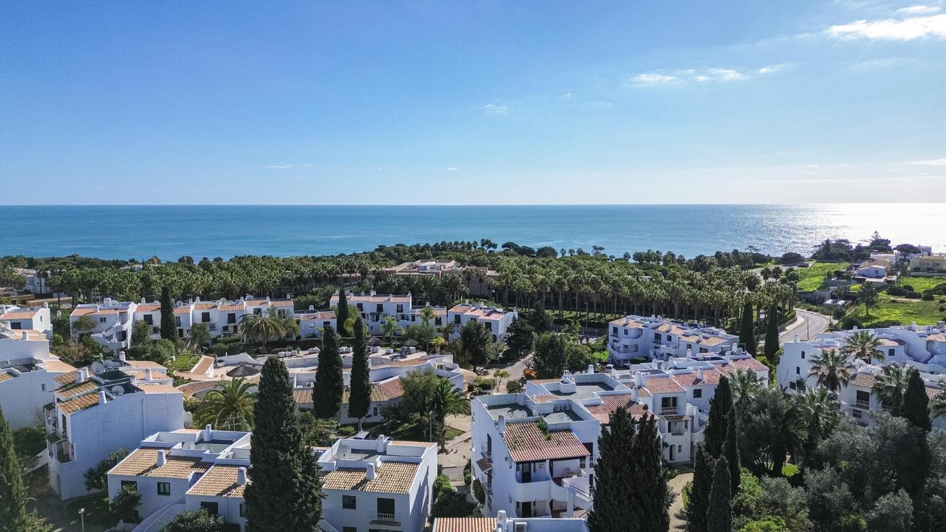 Ferienwohnung Seaside Retreat With Pool, Ac, And Fast Wi-Fi Albufeira Exterior foto
